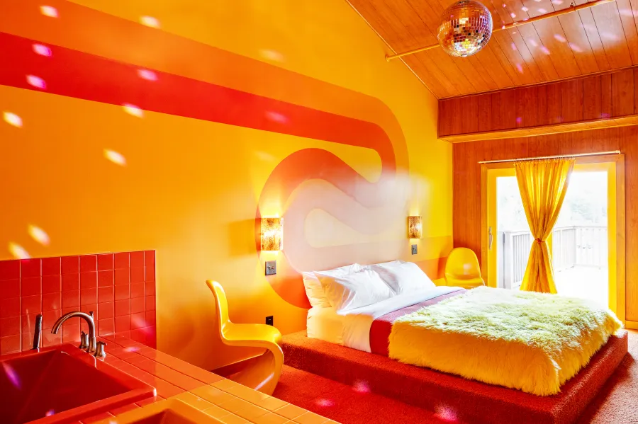 The Jonas Brothers- Golf Swings Are Only Improving -Buzzzz-o-Meter