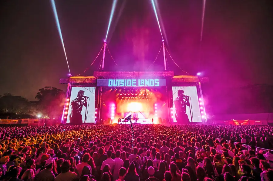 The Jonas Brothers- Golf Swings Are Only Improving -Buzzzz-o-Meter