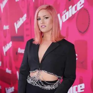 Cassadee Pope Claims 'The Voice' Producers Tried to Stage 'Weird' Reunion With Her Estranged Father