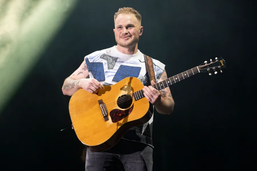 Country Music-s Hottest Hunks - Zach Bryan