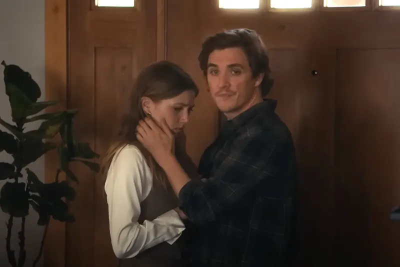 Grace Van Dien Praises No Forced Chemistry With Joseph Quinn Kyle Gallner