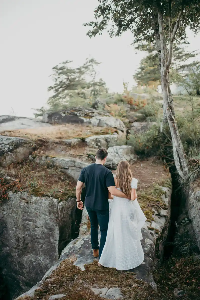 Hannah Brown Is Engaged to Adam Woolard 102