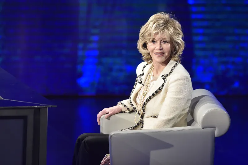Jane Fonda Faces Protesters, Calls Vietnam Photo a “Huge, Huge Mistake”