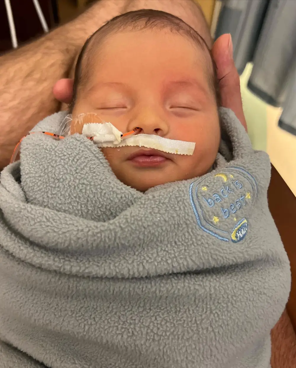 Jessie James Decker Sister Sydney Rae Bass Gives Birth to Baby Boy After Plane Dispute 3