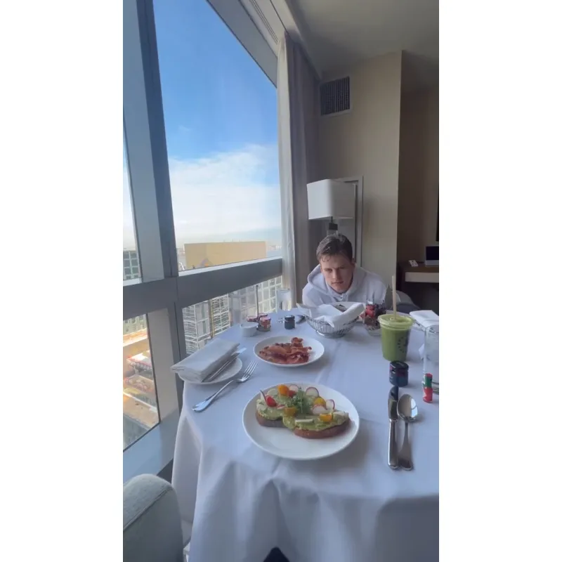 Joe Burrow and Girlfriend Olivia Holzmacher Timeline