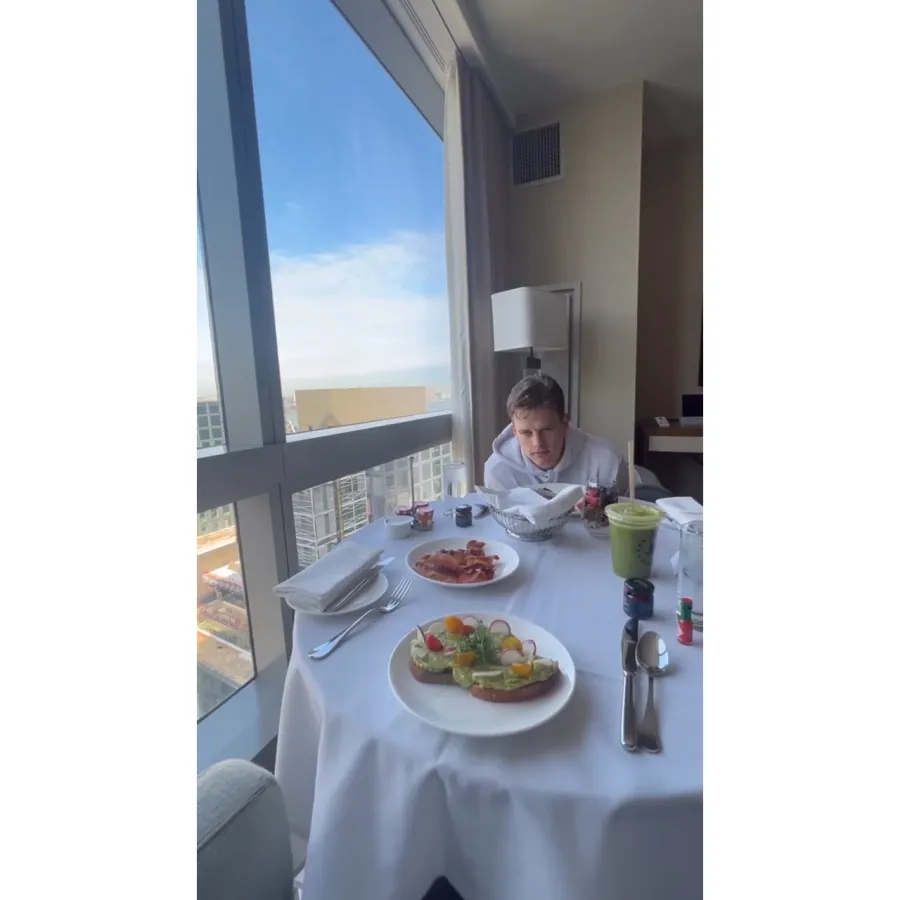 Joe Burrow and Girlfriend Olivia Holzmacher Timeline