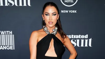 Kaitlyn Bristowe Posts Emotional Selfie Asks for Prayers After Jason Tartick Split 2