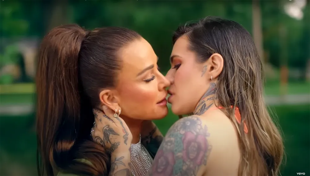 Kyle Richards&rsquo; Husband Mauricio Umansky Reacts to Her Flirty Music Video With Morgan Wade