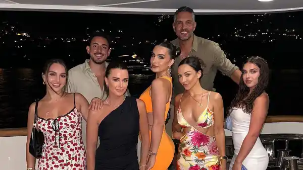 Kyle Richards and Mauricio Umansky Vacation With Daughters in Italy