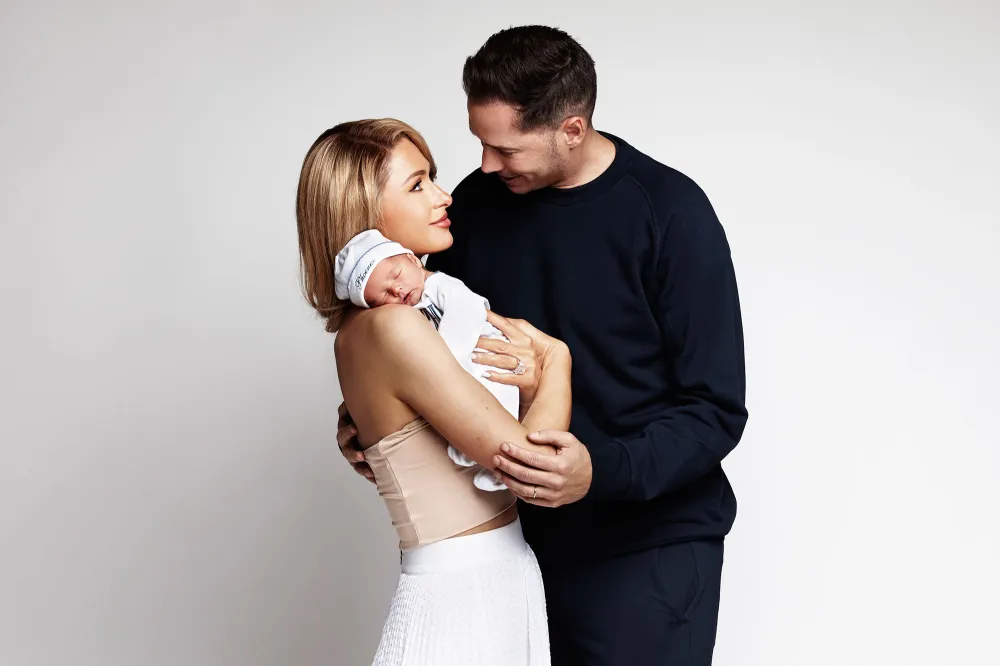 Paris Hilton Luxury Handbag Shopping 34 Entrepreneurs Family Photo