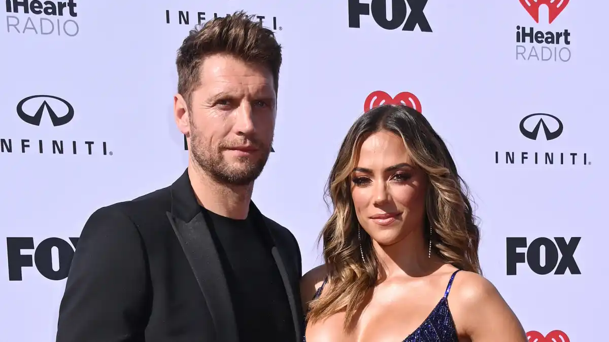 Pregnant Jana Kramer Gives Baby Name Clues-Shares Son-s Initials