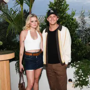 Reese Witherspoon and Ryan Phillippe-s Kids Ava and Deacon Bring the Summer Vibes to Madewell Party