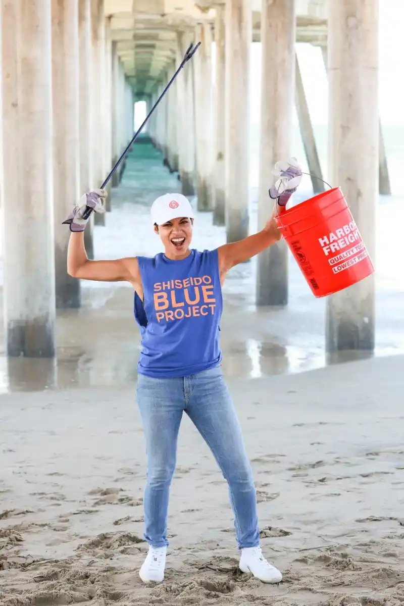 Rosario Dawson attends SHISEIDO Blue Project’s Beach Clean-Up with WSL One Ocean and WILDCOAST