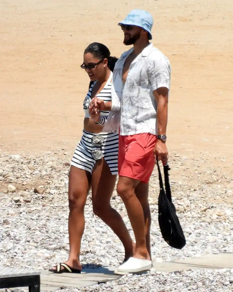 Stephen Curry Goes Shirtless On Vacation With Wife Ayesha Curry