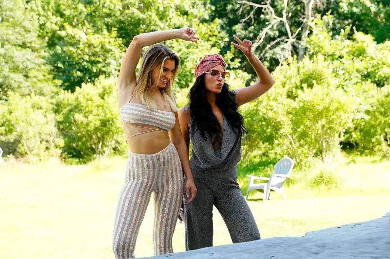 Summer House Season 8 Lindsay Hubbard and Danielle Olivera s Friendship and Everything to Know So Far 285