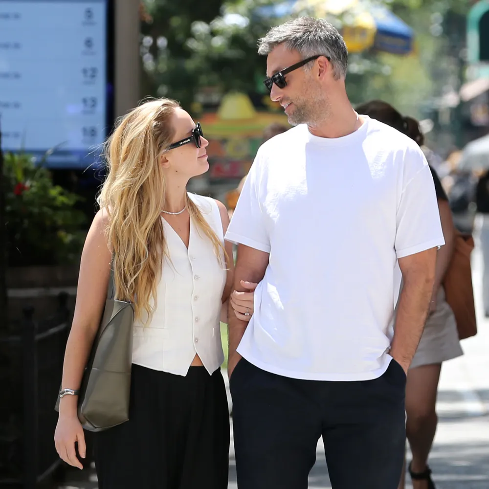 jennifer-lawrence-white-vest-2