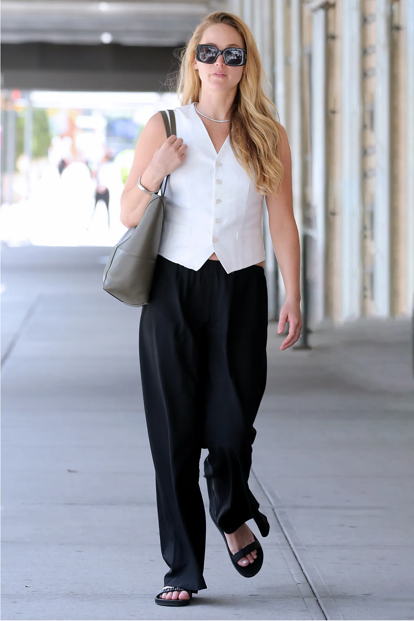 jennifer-lawrence-white-vest