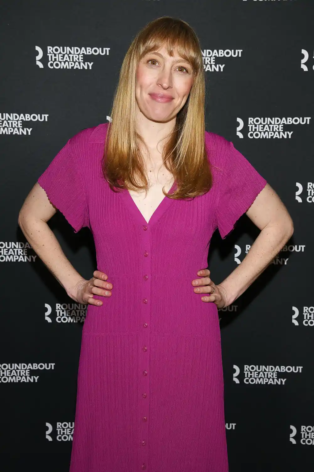 shutterstock_editorial_12823257ay Succession s Crystal Finn Recalls Being Attacked by Otters While Swimming in Northern California 375