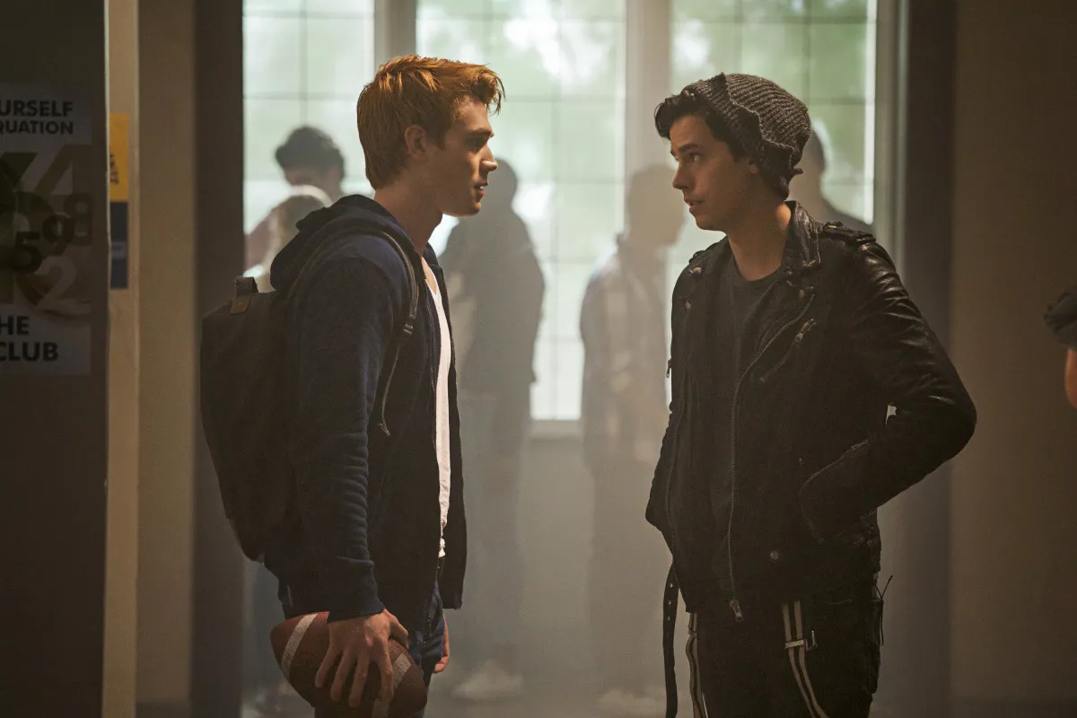 'Riverdale' Producer Calls Archie and Jughead Kiss 'Too Hot for TV' After Quad Romance Reveal
