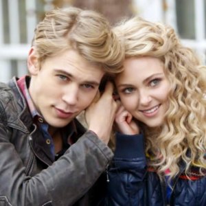 ‘The Carrie Diaries’ Cast: Where Are They Now? AnnaSophia Robb, Austin Butler and More -feature