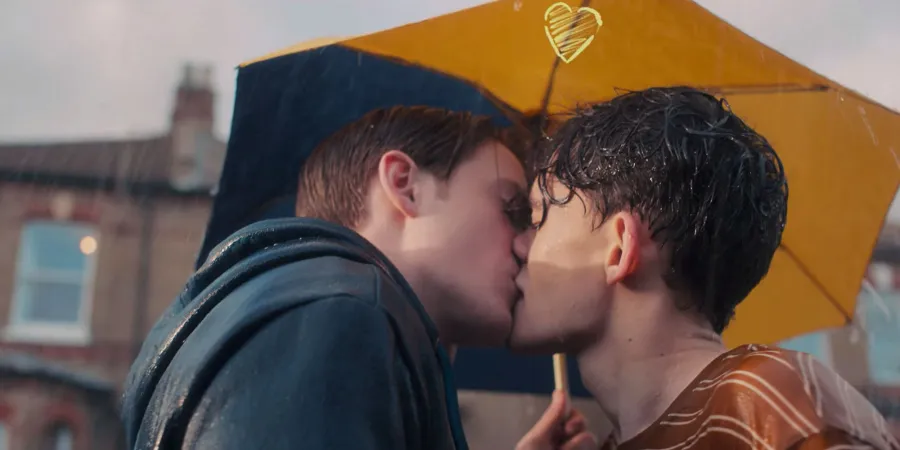 Charlie and Nick Heartstopper Most Romantic TV Rain Kisses of All Time