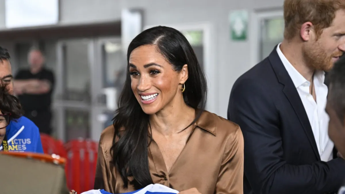 Meghan Markle hoop earrings