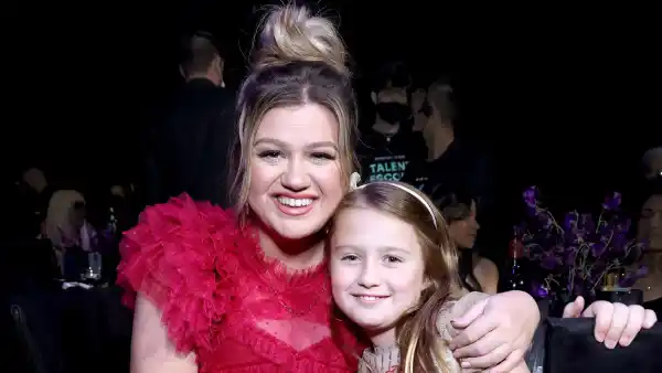 Kelly Clarkson’s Daughter Is Featured on New Song ‘You Don't Make Me Cry’