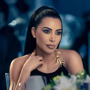 Kim Kardashian Siobhan Corbyn AHS American Horror Story 02