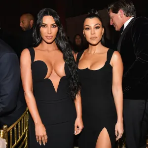 Kourtney Kardashian s BFFs Say Kim Kardashian Threw Us All Under the Bus With Group Chat Claims 316
