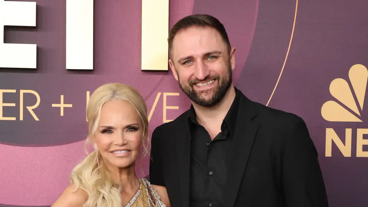 Kristin Chenoweth Marries Fiance Josh Bryant After 5 Years Together