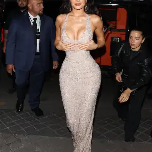 FEATURE Kylie Jenner Is Out Of This World Fashionable in Bodycon Dress