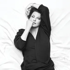 Linda Evangelista Was Diagnosed With Breast Cancer 2 Times in 5 Years WSJ