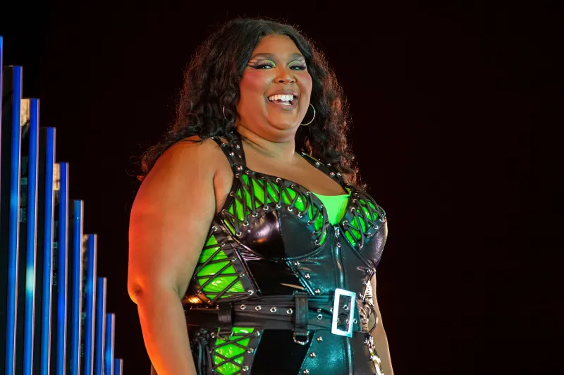 Lizzo Receives Humanitarian Award