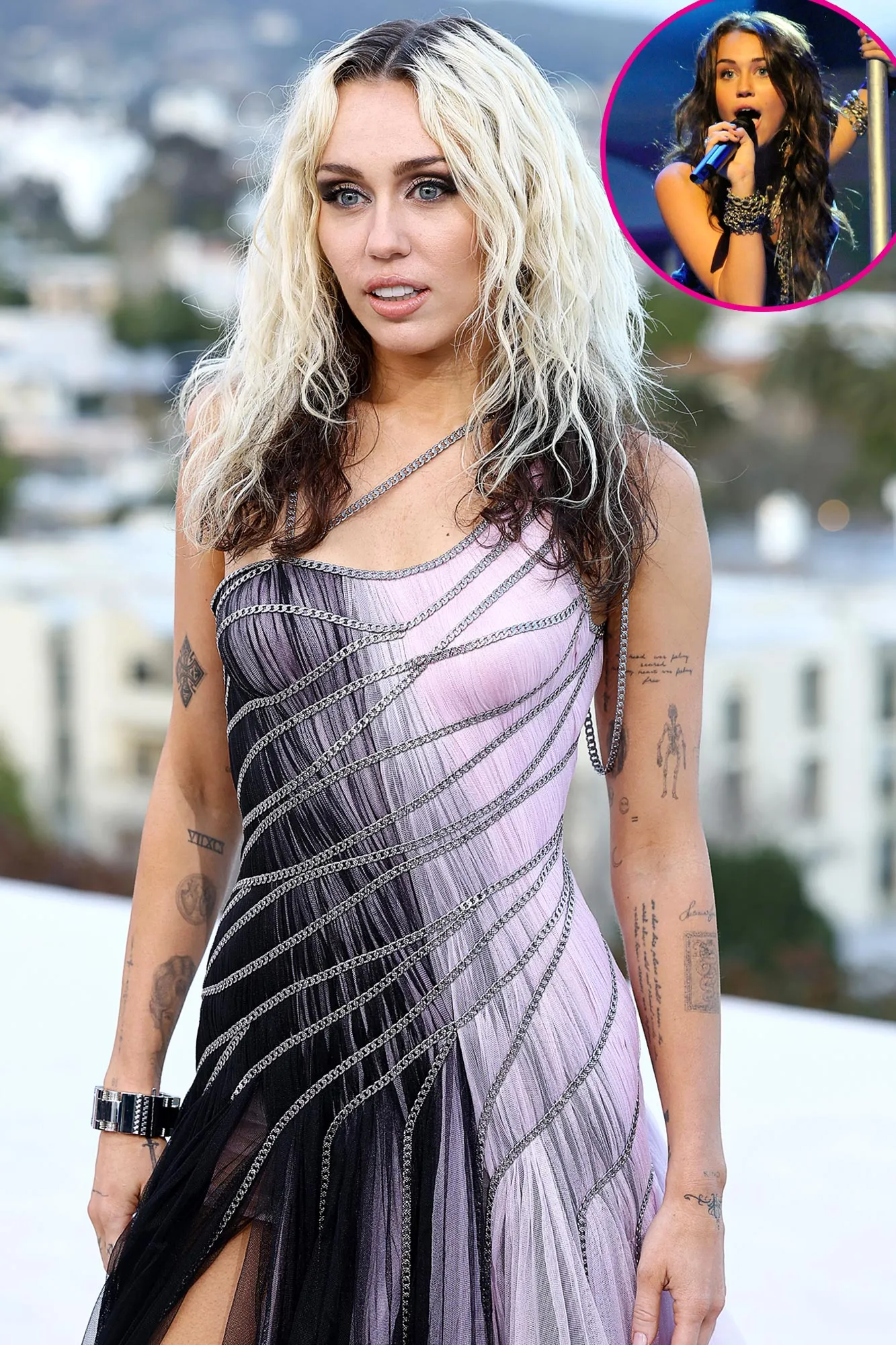 Miley Cyrus Clarifies Dancing With a Stripper Pole at 2009 Teen Choice Awards For Stability 274