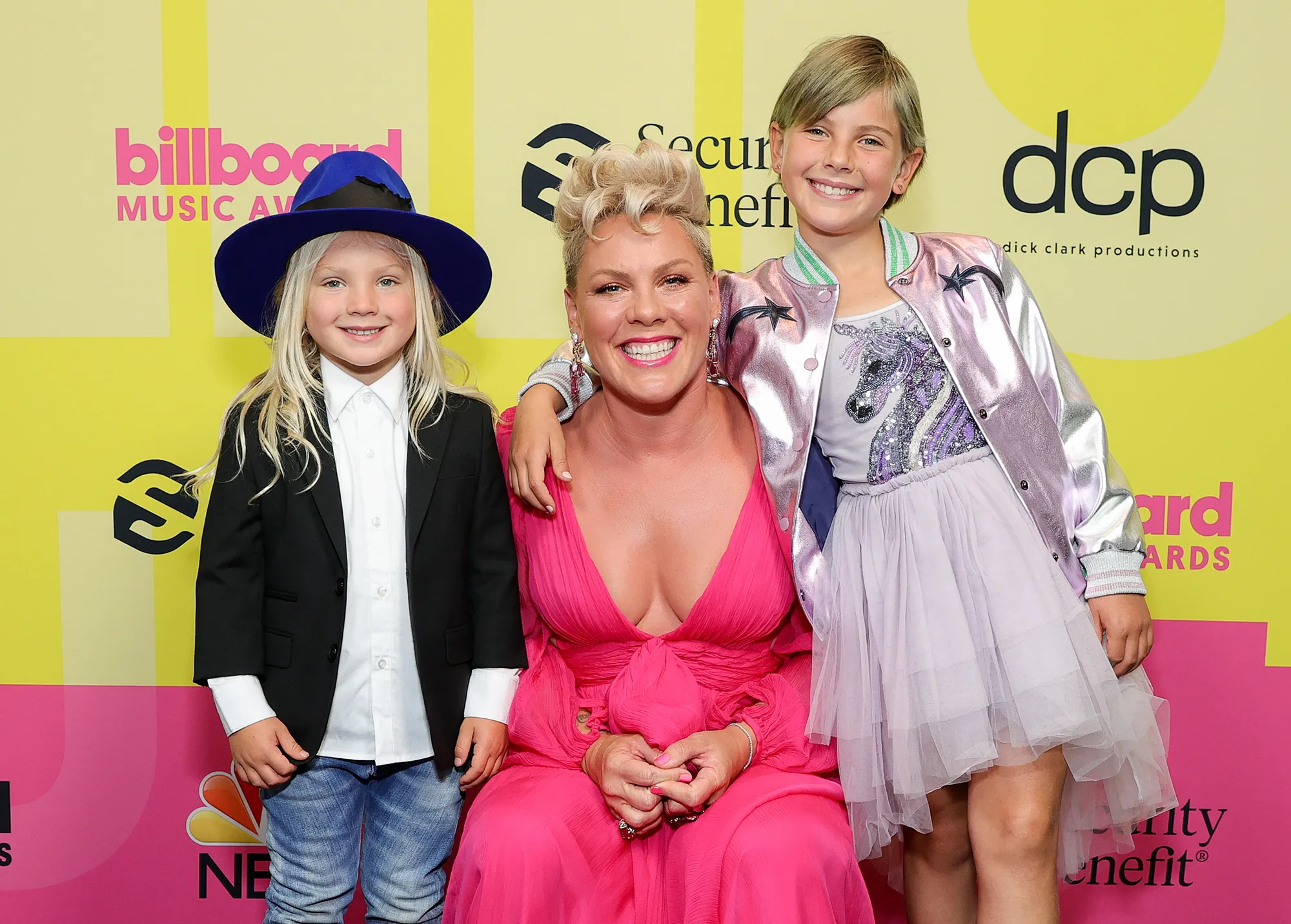 Pink Wears Disguises With Her Two Kids at Hershey Park: ‘Super Incognito’