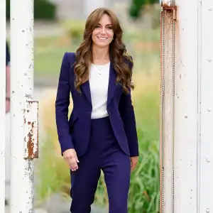 Princess Kate Visits Prison Ahead of Addiction Awareness Week With Hand Injury 336