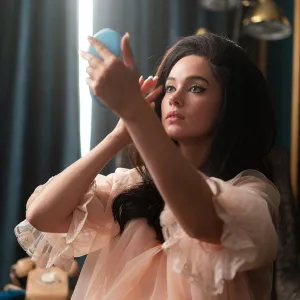 Ranking 2023 Venice Film Festival Screenings by Length of Standing Ovations From 90 Seconds to 10 Minutes 299