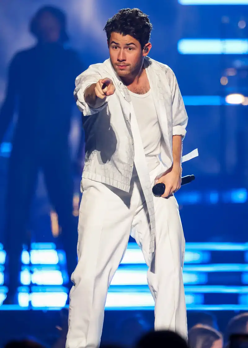 Relive Nick Jonas Most Memorable Moments on The Tour 4