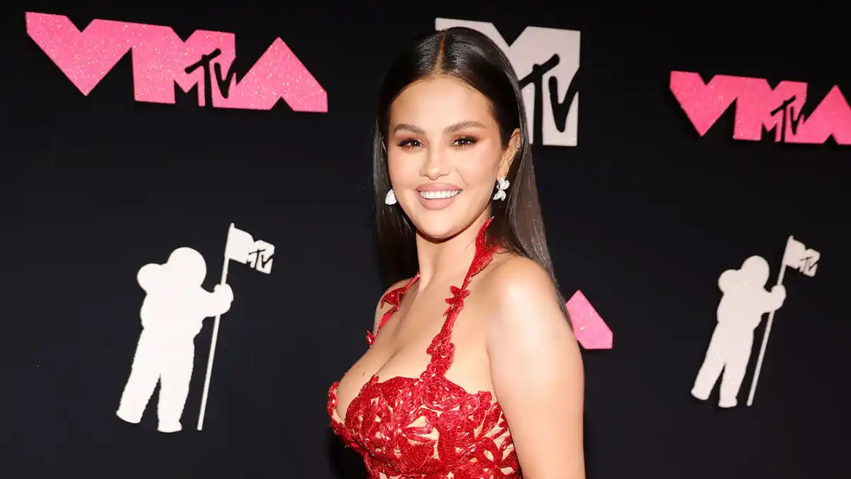 Selena Gomez Rocks Braided Pigtails