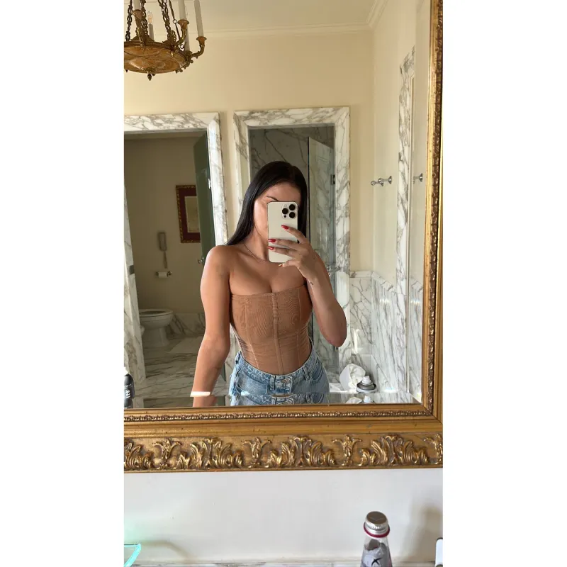 Selena Gomez Shows Off Flawless Figure in Skin Tight Corset