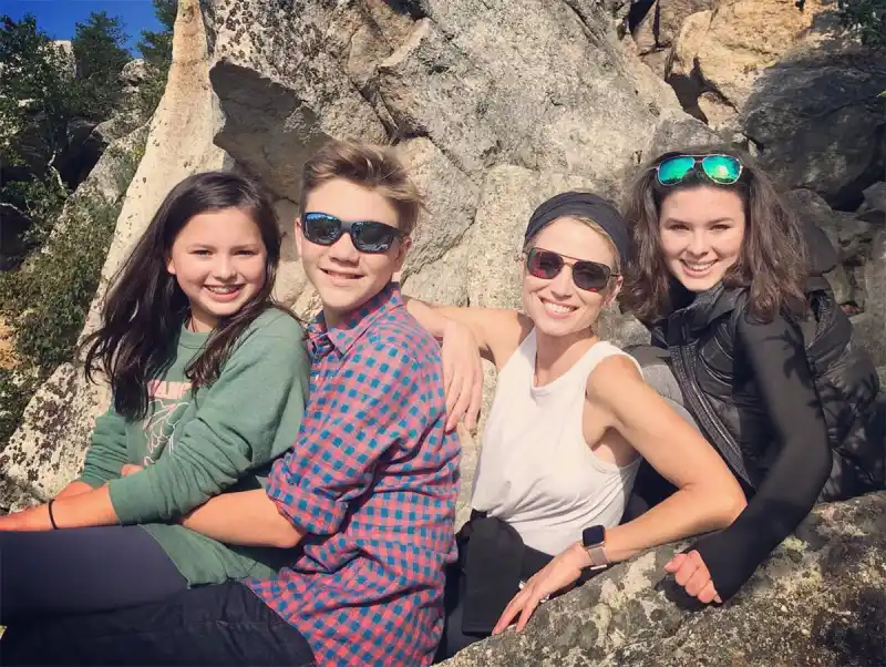 September 2018 Amy Robach Sweetest Photos With Daughters With Daughters Ava and Annalise