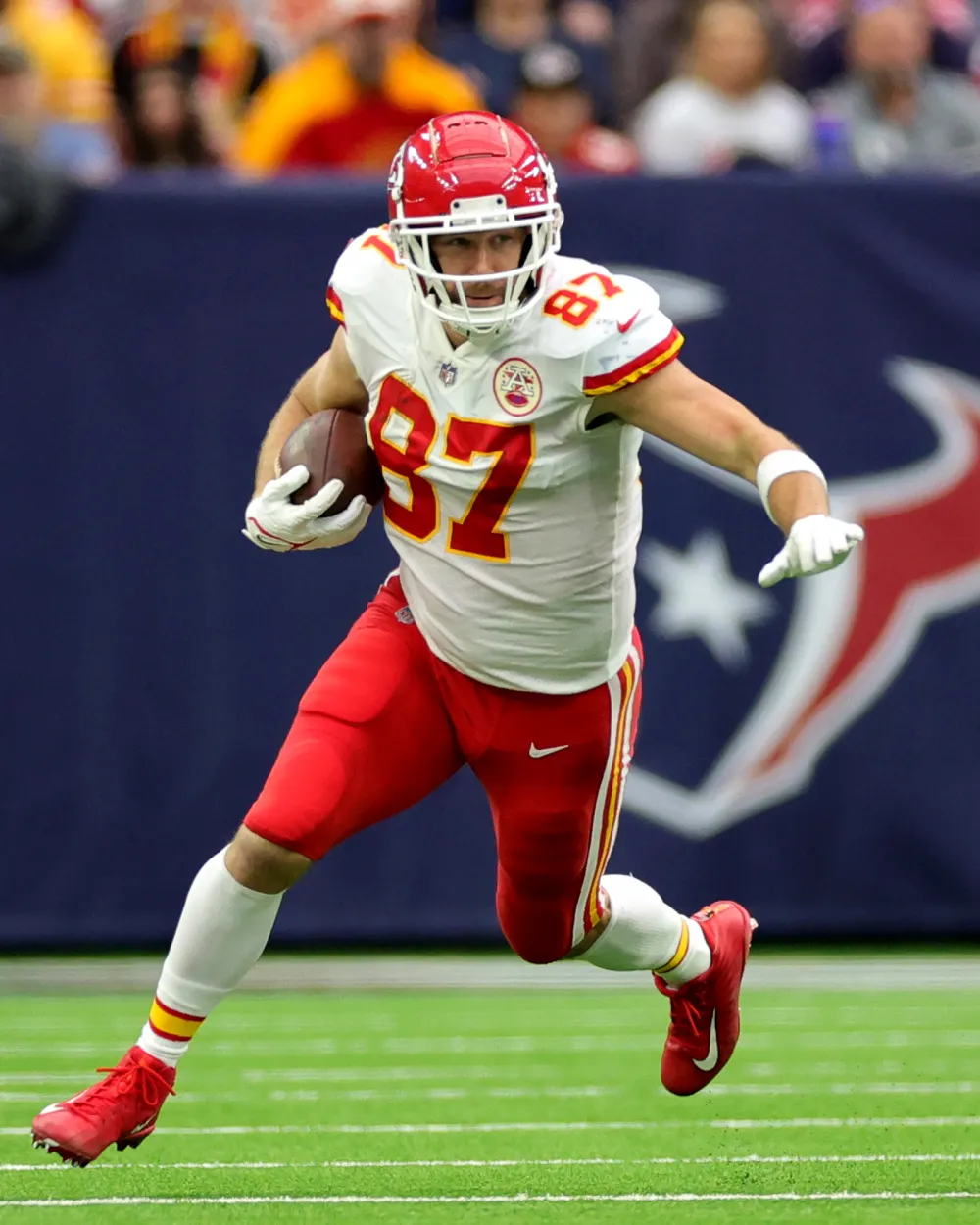 Taylor Swift and Travis Kelce Have Been in Contact &lsquo;For a While&rsquo;: &lsquo;Getting Closer Every Day&rsquo;