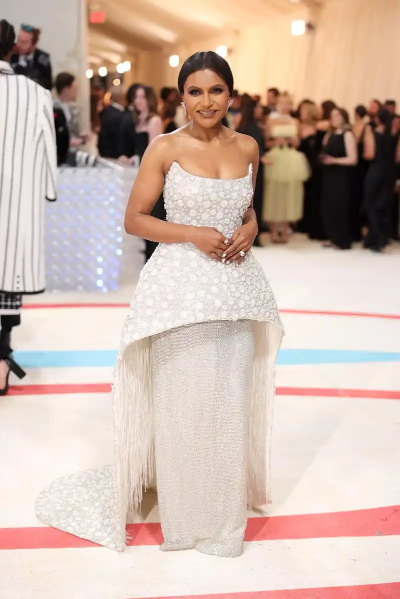 Luxury Handbag Shopping Breakout Style Stars Mindy Kaling 254