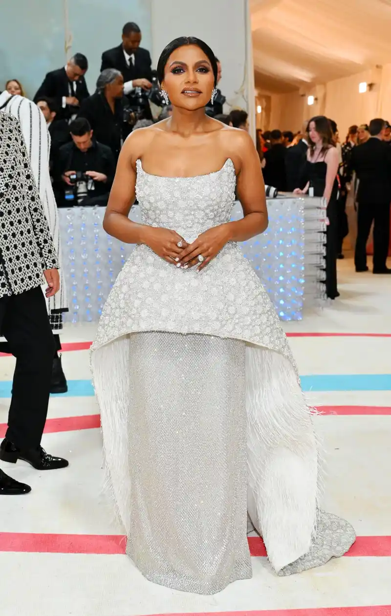 Luxury Handbag Shopping Breakout Style Stars Mindy Kaling 426 429