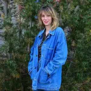Why-Maya-Hawke-Thinks-Her-Family-Is-The-Boring-Indie-Kardashians-feature