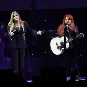Wynonna Judd and Trisha Yearwood Share Their Version of Cry Myself to Sleep