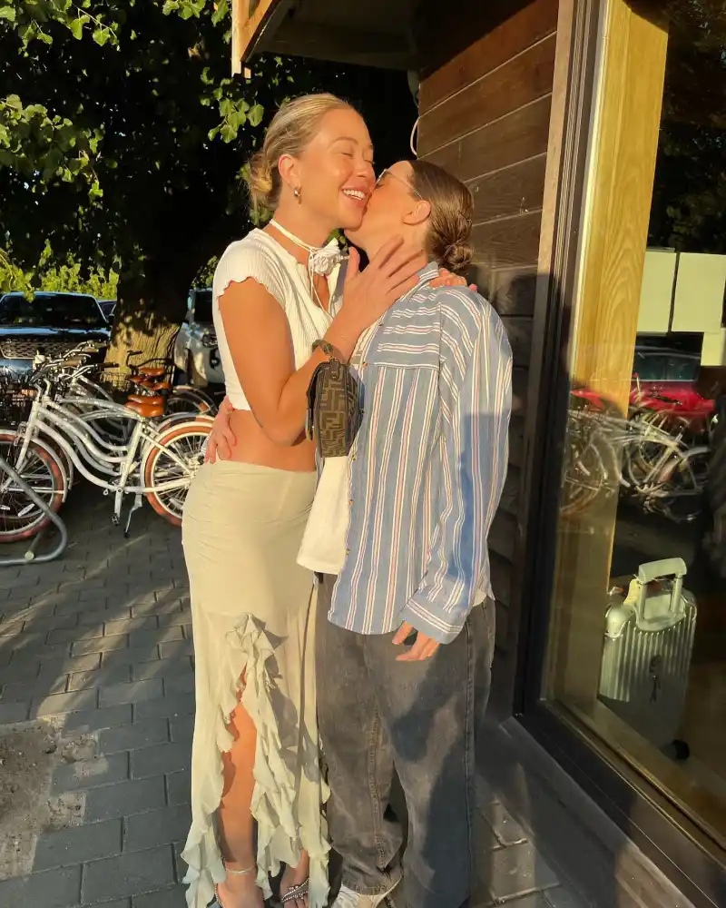 Bachelorette Gabby Windey and Robby Hoffman’s 1st Texts Have Us Dreaming of a Love Like Theirs