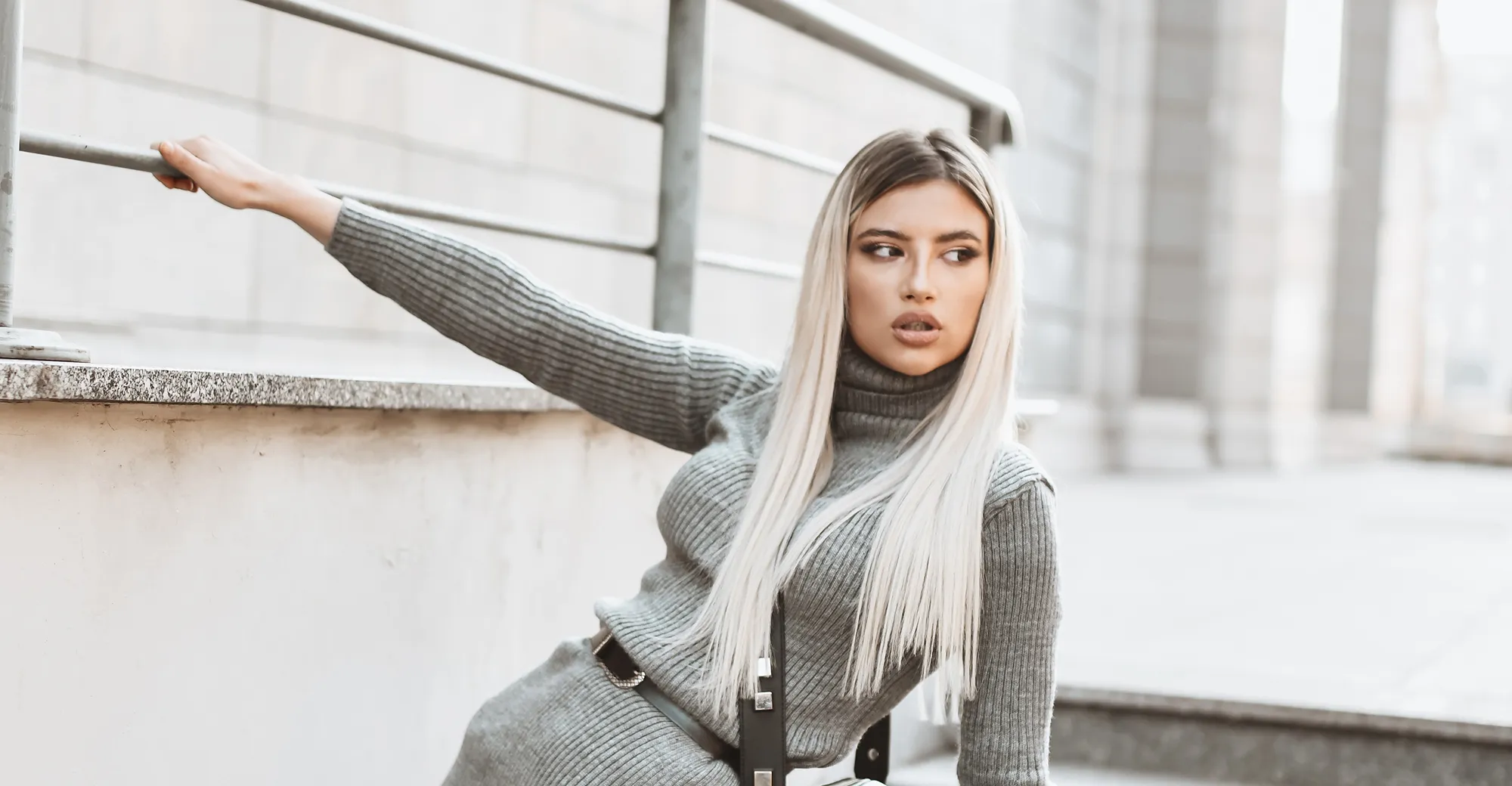 fall-knit-fashion-hourglass-figure