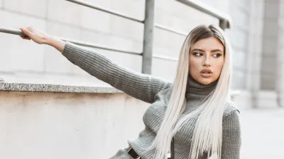 fall-knit-fashion-hourglass-figure