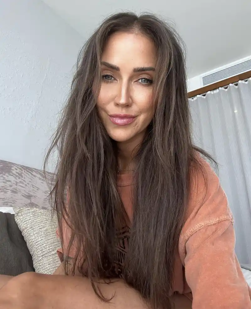 kaitlyn-bristowe-black-lace-socks